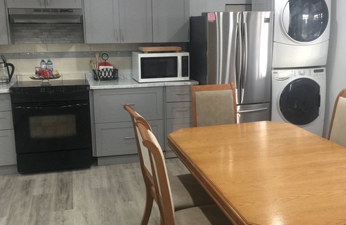Campbell River Apartment | 2 bedroom, pet friendly apartment ,close to the ocean