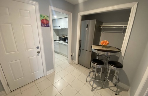 Richmond Hill Apartment | 2 Bedroom with 2 Ensuite Unit in the heart of Richmond HIll.