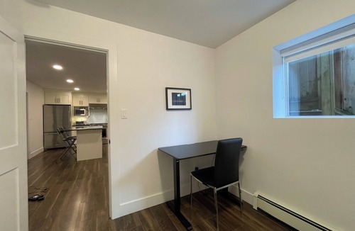 Burnaby House | 2 bedroom with Large Kitchen and Beautiful Patio