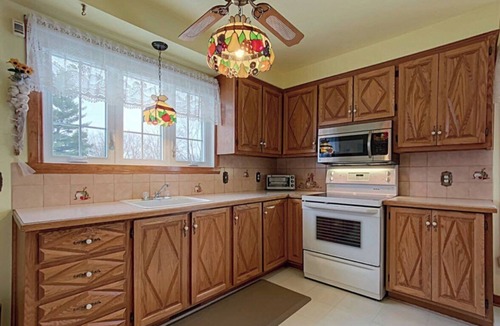 Longueuil House | 2 beds in private room A with free parking - 15 min downtown