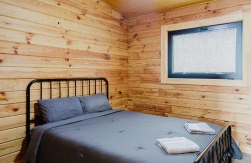 Harwood House | 2-BR Lakefront Cottage Rice Lake #6