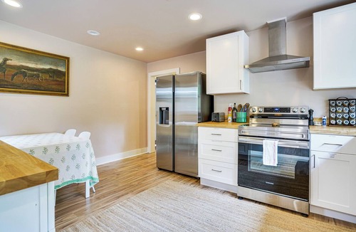 Carrboro House | 2 Mi to UNC Campus! Quiet Escape w/Deck & Grill