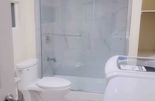 Fleetwood House | 2 min from Surrey Fleetwood - Private 2bed-1bath Rancher Suite