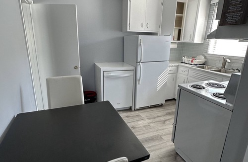 East Kildonan House | 2 Private Bedrooms in Winnipeg1