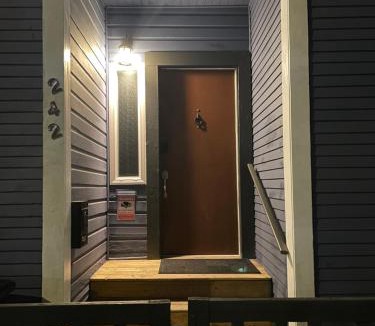 Downtown Eastside House | 2 queen Beds Over 330 sq ft