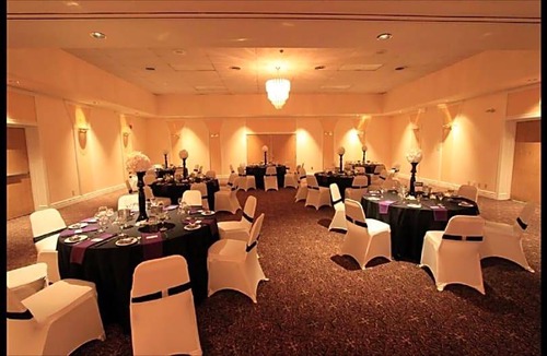 Lindsay Hotel | 2-Star Hotel ∙ Ramada by Wyndham Lindsay