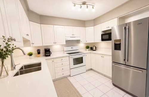 Bridgeland House | 2000sqft townhouse with AC near Downtown/Bow river