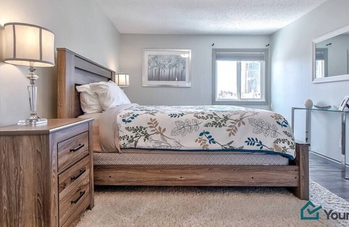 Southwest Calgary Condo | 2BR 1BA Near 17th Ave with Parking
