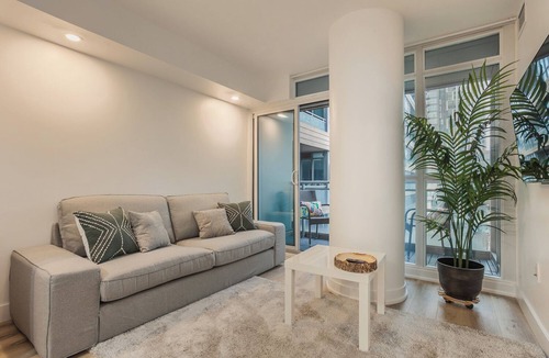 Bathurst Quay Apartment | 2BR Apartment in Toronto - Entertainment District