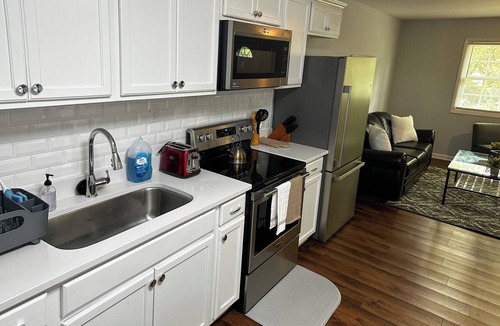Crabtree House | 2BR in Desirable North Hills Neighborhood