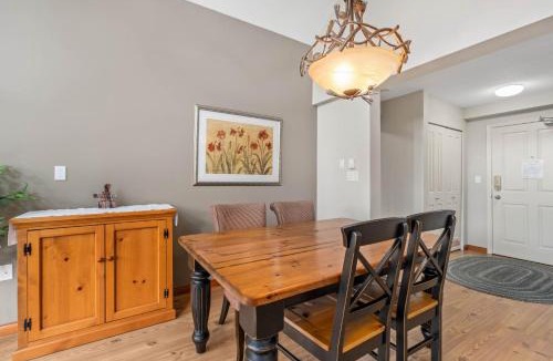 Nicklaus North Apartment | 2BR in Nicklaus North, Mountain Views, Bright and Spacious, Tranquil Location