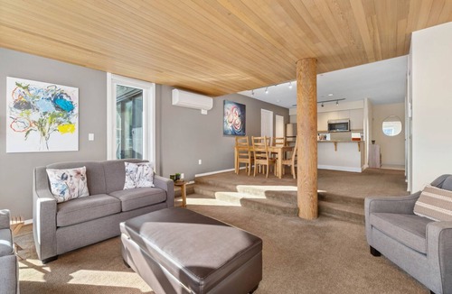 Blueberry Hill Condo | 2BR | Ironwood | Stunning Mtn Views | Shared Hot Tub & Pool | Fireplace | Parking