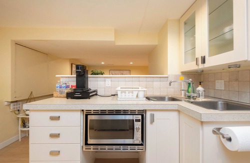 West Side House | 2BR Trafalgar Retreat near UBC & Pacific Spirit