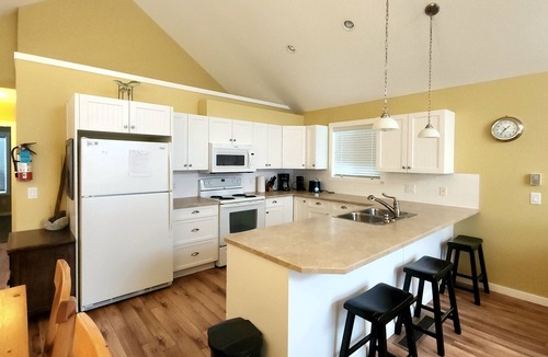 Central Okanagan House | 3 Bed Pool View Cottage at LaCasa Lakeside Resort!