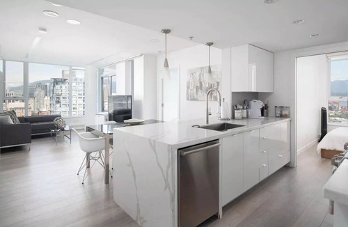 Chinatown Condo | 3 bed Subpenthouse Ocean&Mountain View-Downtown