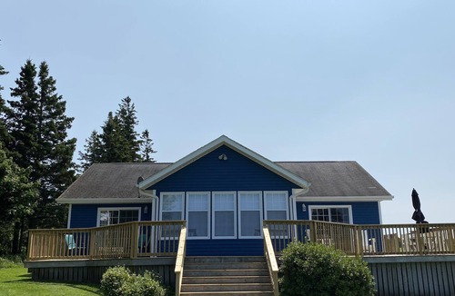 Clinton Cottage | 3 Bedroom Cottage With Country Views, Minutes To Cavendish and Beaches