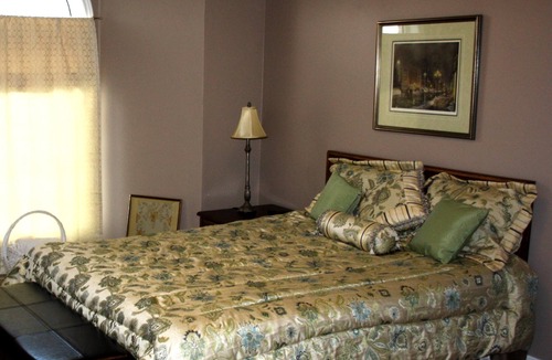 Whitby Apartment | 3 BEDROOM FULLY FURNISHED HOUSE DOWNTOWN WHITBY