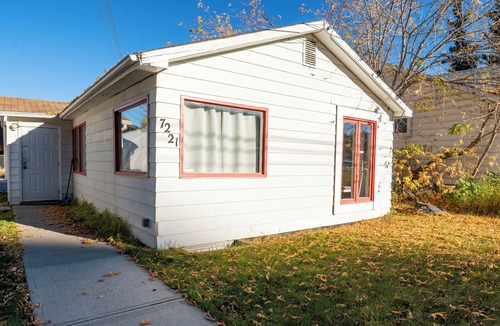 Whitehorse House | 3 Bedroom Gardenside Downtown Home
