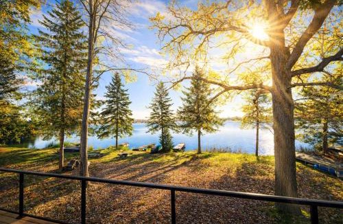 Lakefield House | 3-bedroom Lakefront Villa #8