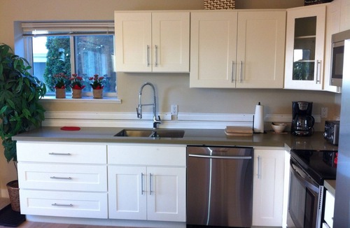 West Vancouver House | 3 Bedroom Luxury Ocean View Garden Level Suite in Prestigious Area