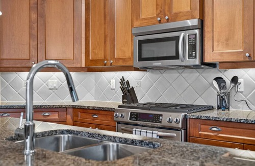 Westbank Condo | 3 bedroom overlooking Okanagan Lake