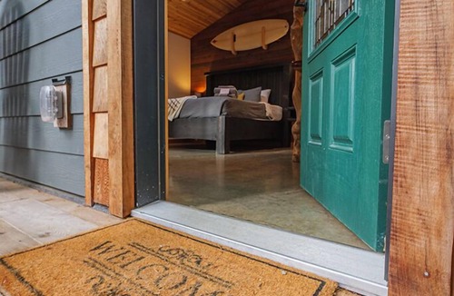 Ucluelet Cabin | #3 CABIN COUPLES KING BED HOTTUB BEACH