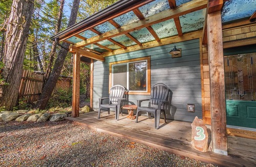 Ucluelet Cabin | #3 CABIN COUPLES KING BED HOTTUB BEACH