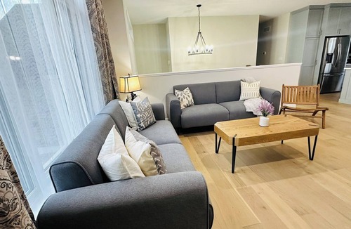Port Elgin House | 3 mins drive to Beach |5 bdrm|Sleeps 18