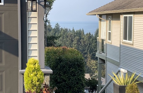 Regional District of Nanaimo House | 30 days or more- Executive home - Ocean and Mountain View