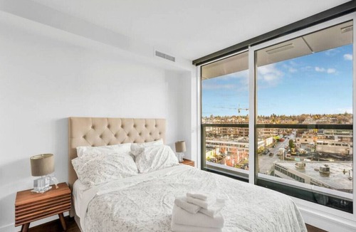 Southeast False Creek Condo | {30Days+} SCORPIO PALACE - MORDEN,LUXURY & COZY