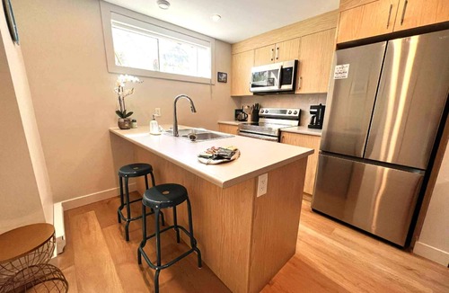 Victoria Apartment | 3732 Underground | Cozy Stay in Royal Bay
