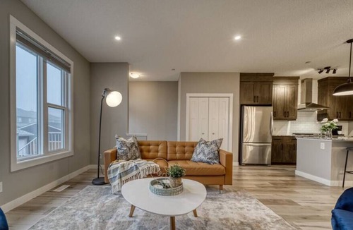 Calgary House | 3BD Home with Two Living Rooms