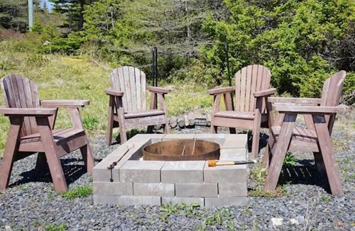 Terra Nova House | 3BR A-Frame Cabin By Scenic Pond, HotTub, Firepit