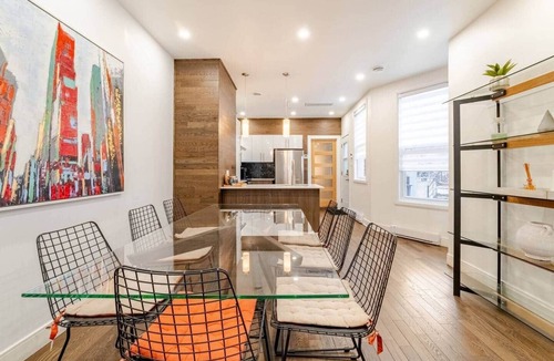 Latin Quarter Apartment | 3BR Apt DT/King Bed/Indoor Parking/AC