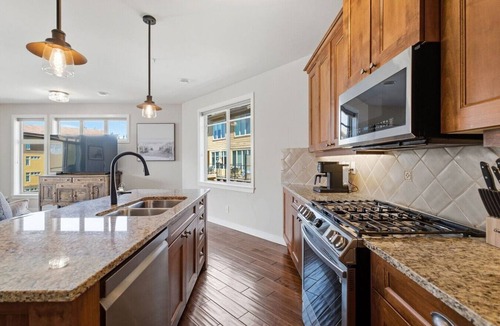 Westbank Condo | 3BR Condo | Lake & Pool Views | Beach Resort