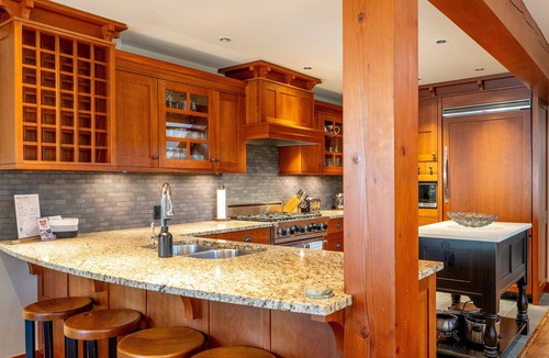 Upper Village House | 3BR + Den | Walk to Slopes | Hot Tub | Garage (Gear Storage Only)