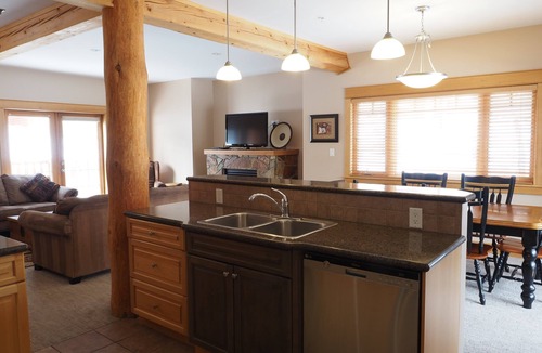 Rossland House | 4 BD/3BA Redstone Chalets E