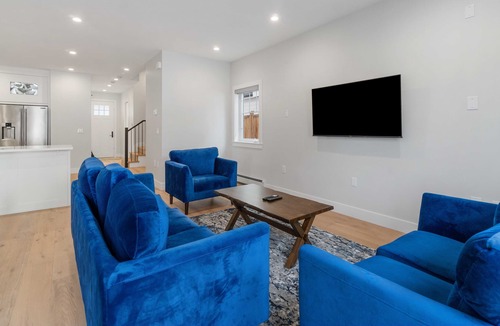 Ladner House | 4 BD Lovely Family home in Delta!