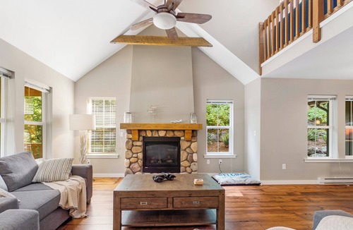 Lindell Beach Cottage | 4 Bed Cottage at Cultus + Pool & Private Hot Tub