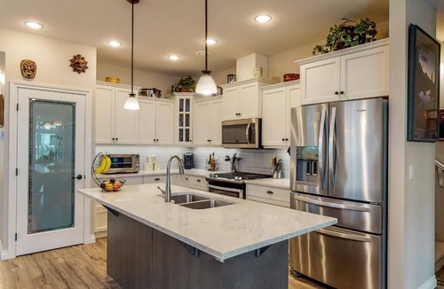 Okanagan-Similkameen Cottage | 4 Bedroom Cottage on Osoyoos Lake - Private Beach and Clubhouse