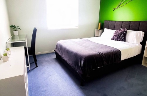 Oshawa House | 4 Bedroom Home Away From Home - 5 mins from Shopping, Activities, & Attractions