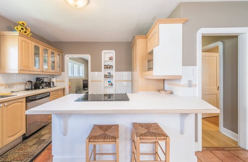 Rosedale House | 4 bedrooms+dens Large Single House