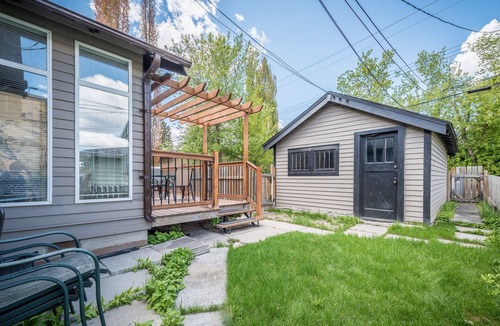Rosedale House | 4 bedrooms+dens Large Single House