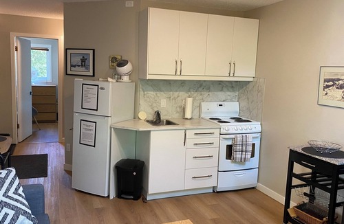 Whistler Creekside Condo | 4 Min walk to Gondola! Whistler Quiet 1 bedroom, FREE PARKING!