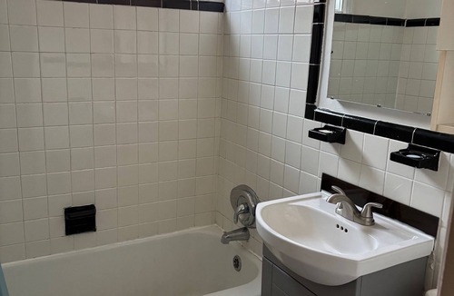 Maisonneuve Apartment | 4 mins walk to Metro pie-ix and Botanic garden