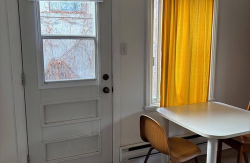 Maisonneuve Apartment | 4 mins walk to Metro pie-ix and Botanic garden