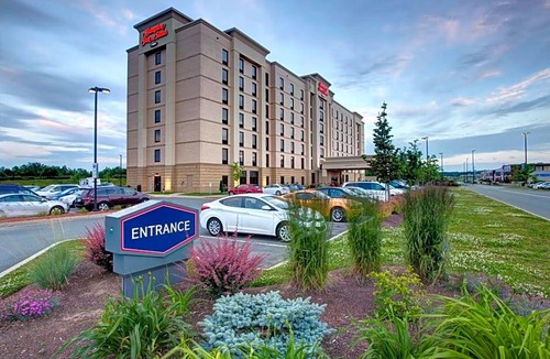 Dartmouth Hotel | 4-Star Hotel ∙ Hampton Inn & Suites by Hilton Dartmouth - Halifax