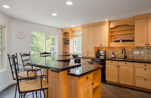 Blueberry Hill House | 4BR Blueberry Hill Estates | Bike & Gear Garage | Mountain Views | Steps to Trails