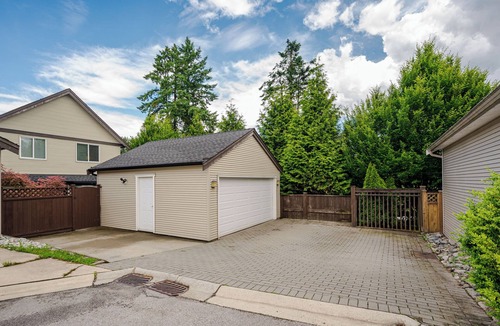 Yorkson House | 5 Bdrm Family Friendly House in Langley BC - World Cup Soccer 45 minutes away!
