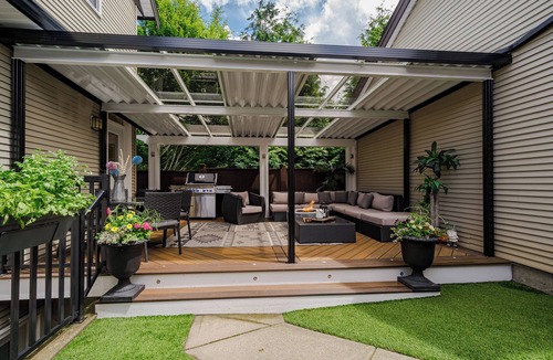Yorkson House | 5 Bdrm Family Friendly House in Langley BC - World Cup Soccer 45 minutes away!